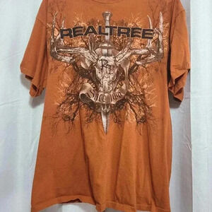 Realtree Graphic TShirt- Well Loved!